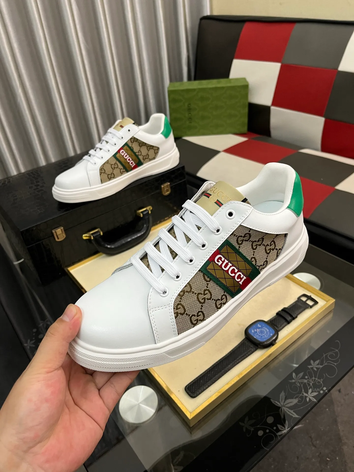 Men's shoes 💰420⌚️⌚️ [Gucci·Gucci] Original quality. ~ Unique modern style sneakers. 🏃A must-have casual shoe for trendy men😍😍 Original brand imported from Italy, imported original leather, sheep lining (refuses to discolor and grind feet) Sole: Original sole provided by the original factory, French lazy style design ⚠️Fit to the feet, original quality, super comfortable original sole. Code number: 38-442️⃣Colors available
